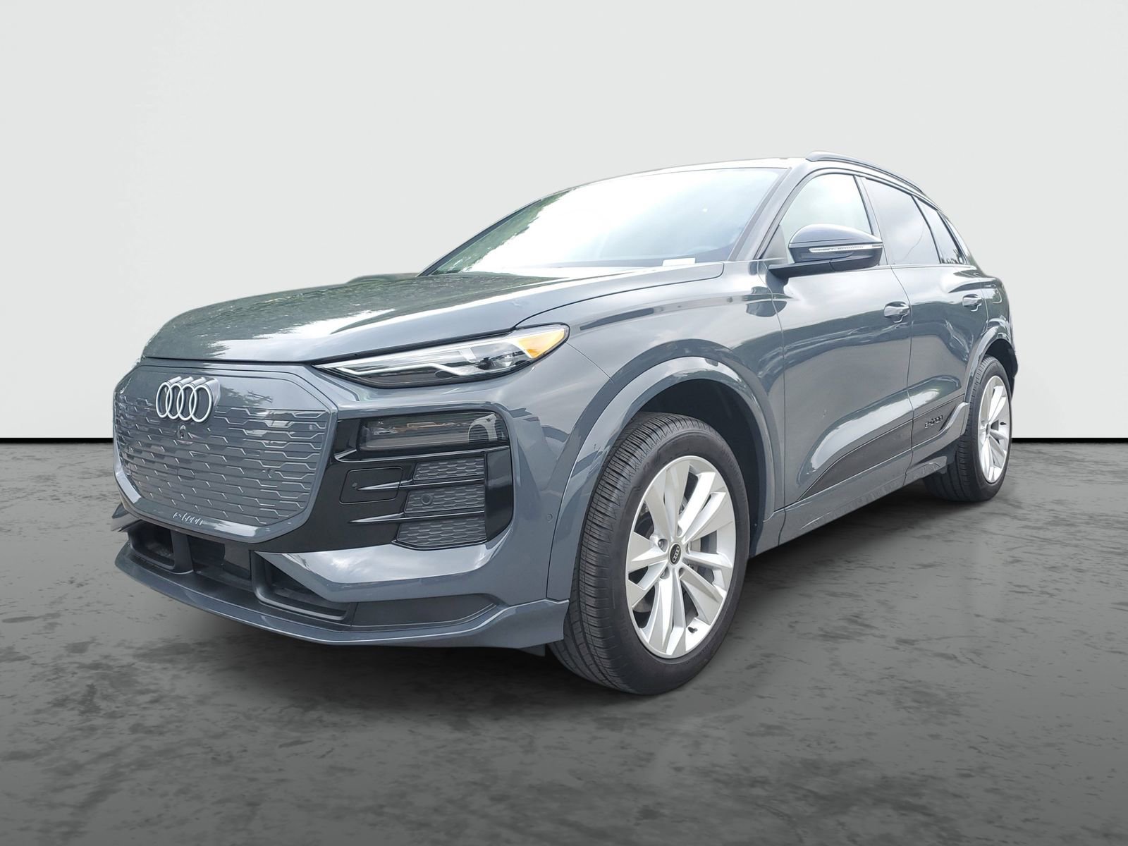 Used 2025 Audi Q6 e-tron Premium w/ Convenience Package image 2