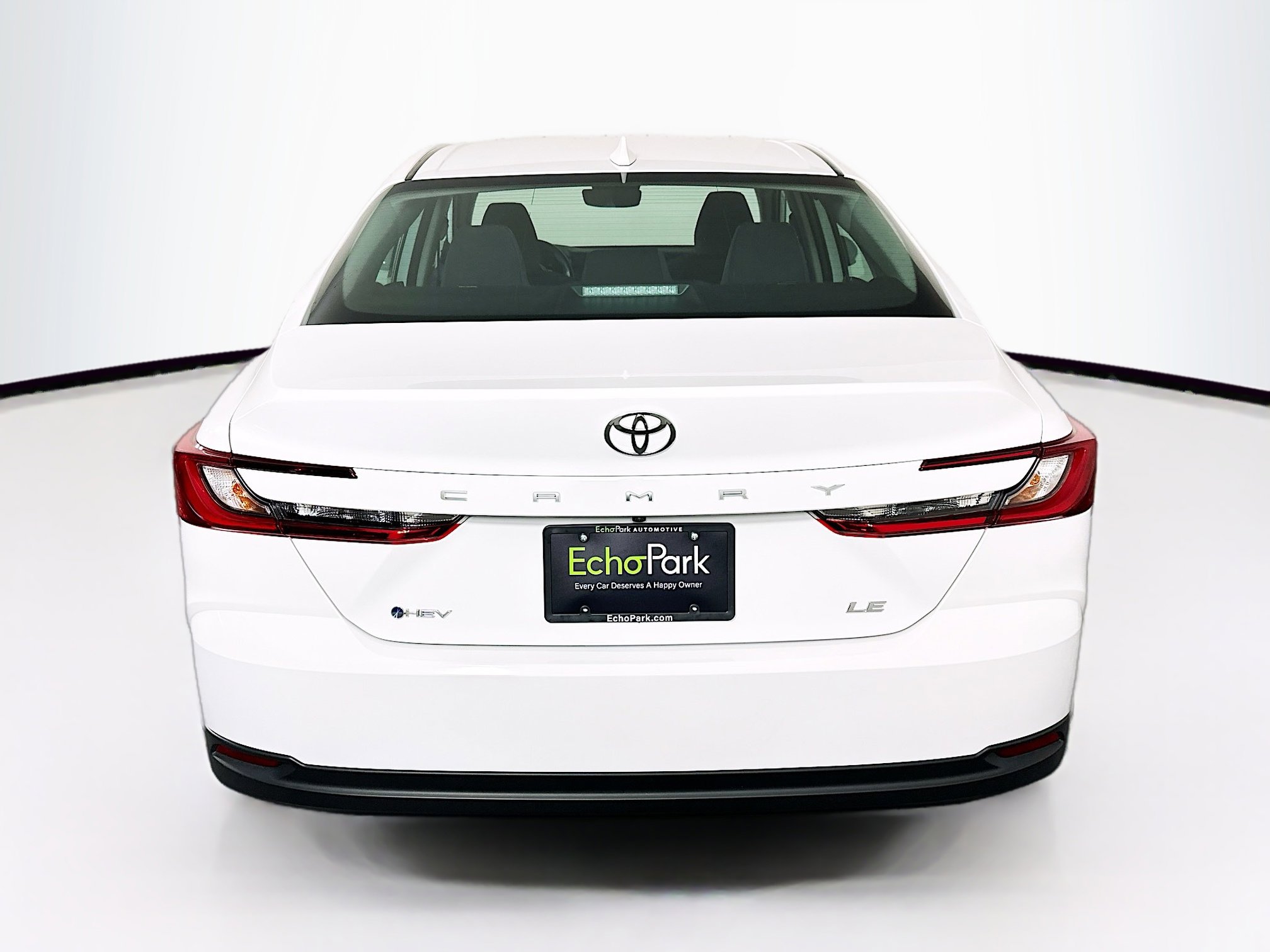 Used 2025 Toyota Camry LE image 7