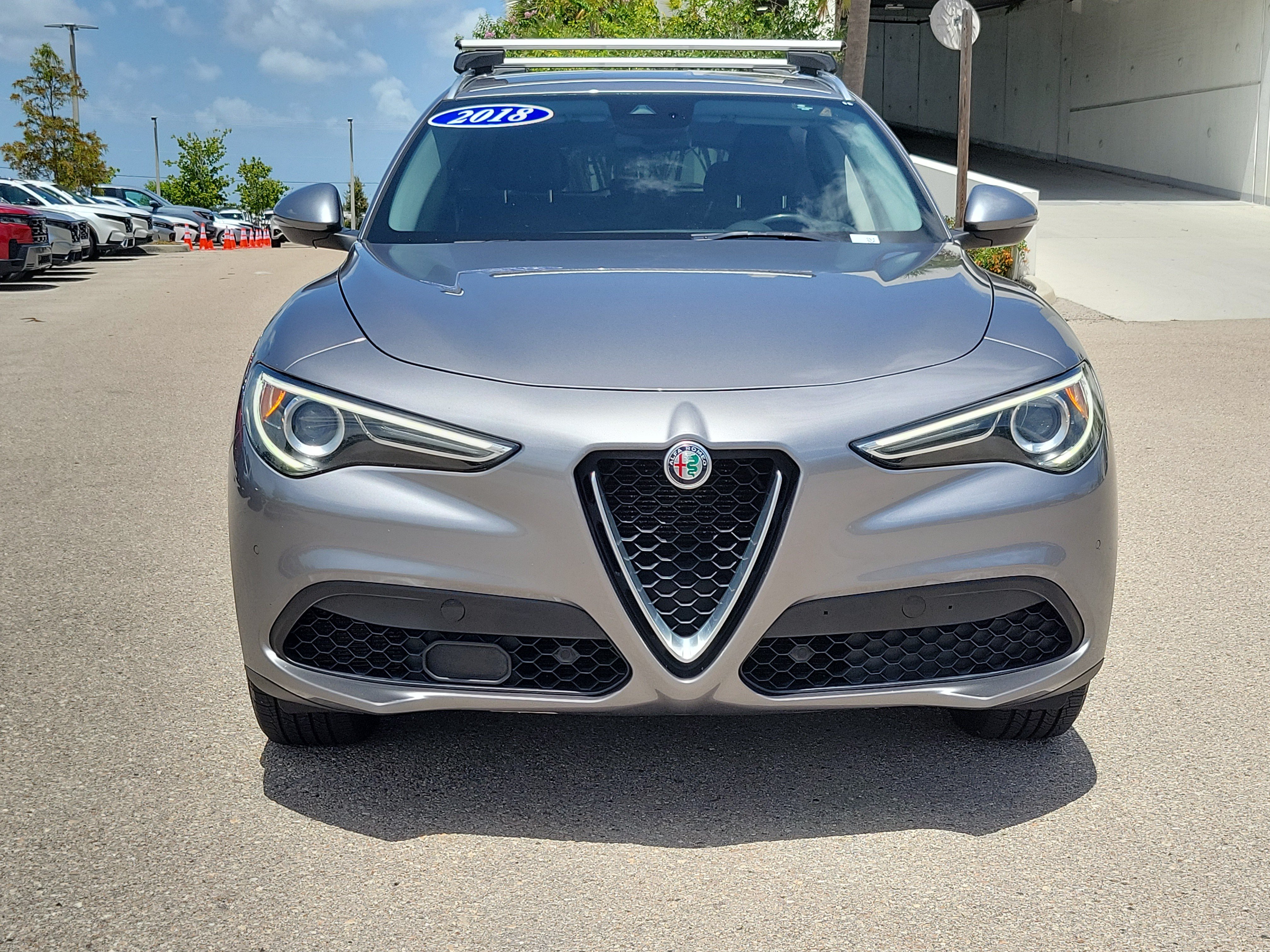 Used 2018 Alfa Romeo Stelvio Ti AWD/4WD image 2