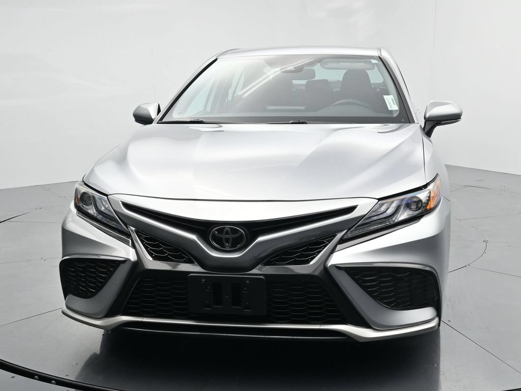 Used 2024 Toyota Camry XSE FWD image 3