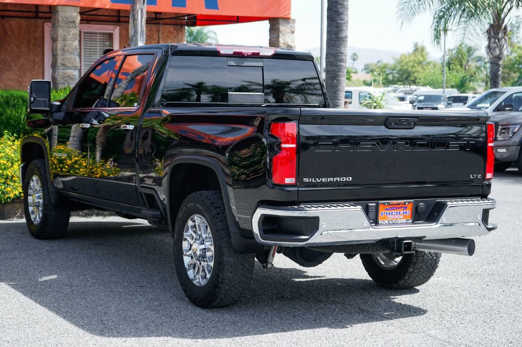 Used 2024 Chevrolet Silverado 2500 LTZ w/ LTZ Premium Package AWD/4WD image 6
