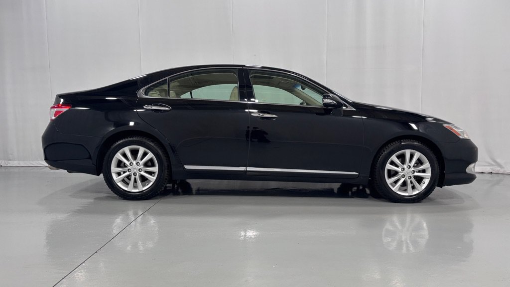 Used 2010 Lexus ES 350 w/ Preferred Accessory Package FWD image 4