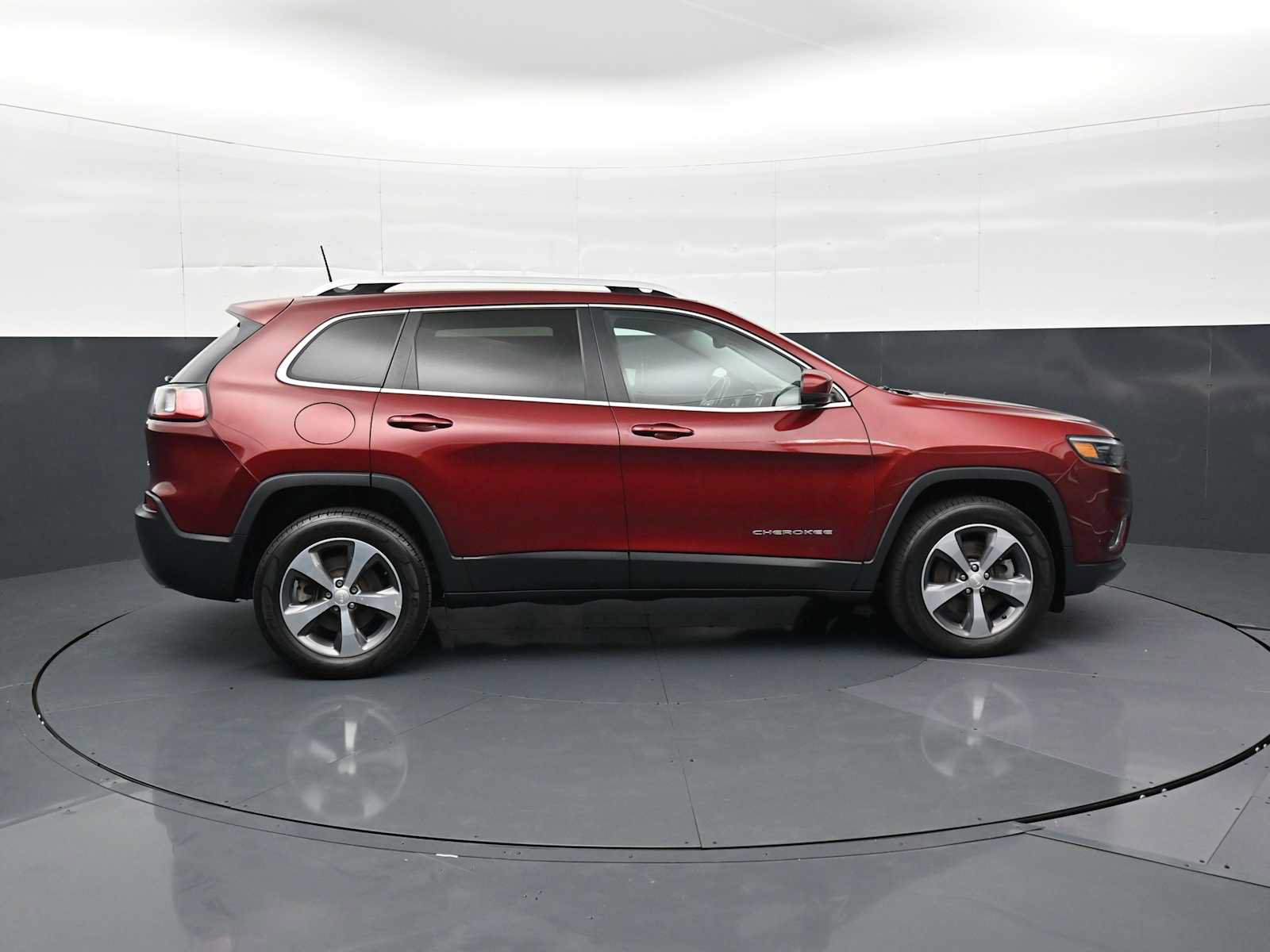 Used 2020 Jeep Cherokee Limited AWD/4WD image 4