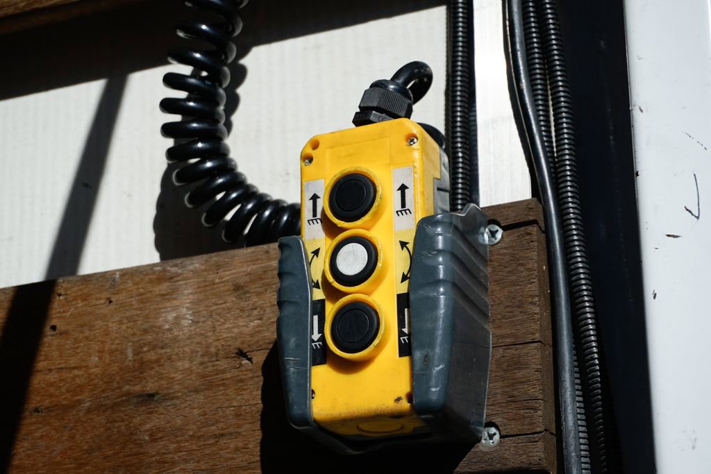 Used 2016 Ford F650 2WD Crew Cab Super Duty image 13