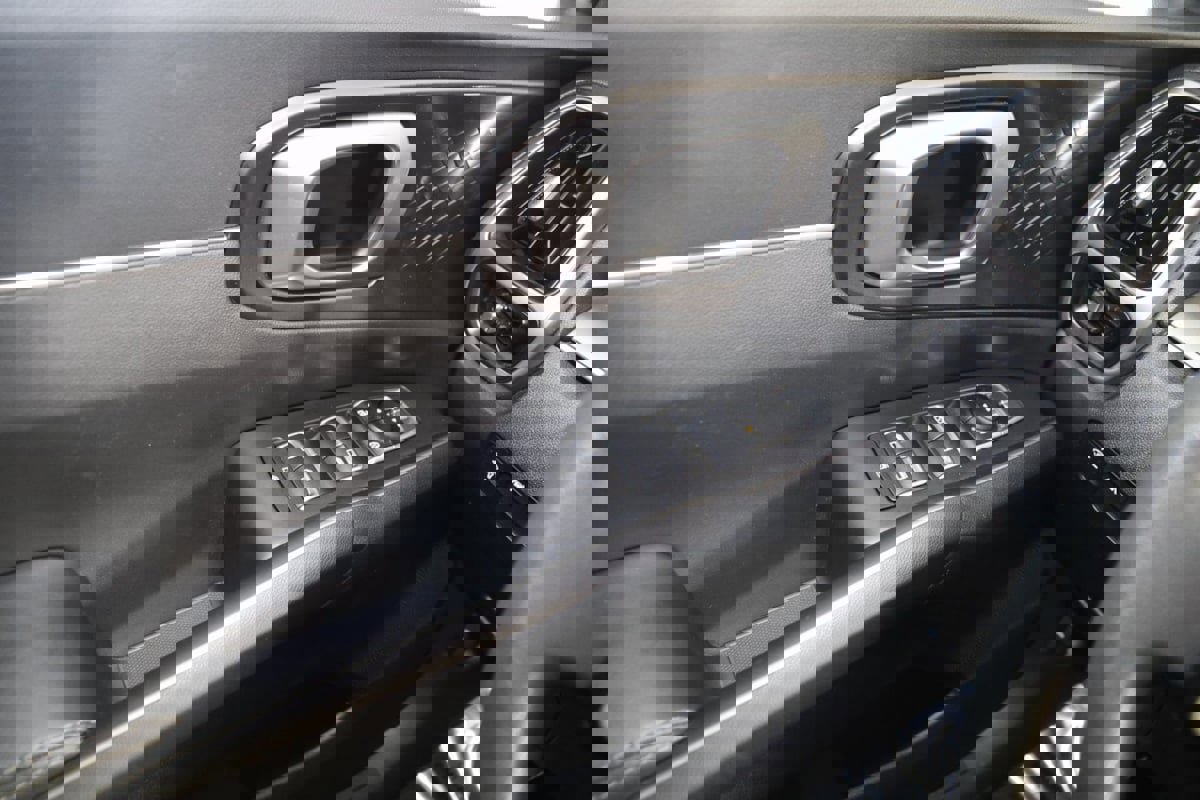 Used 2022 Kia Sorento LX image 28