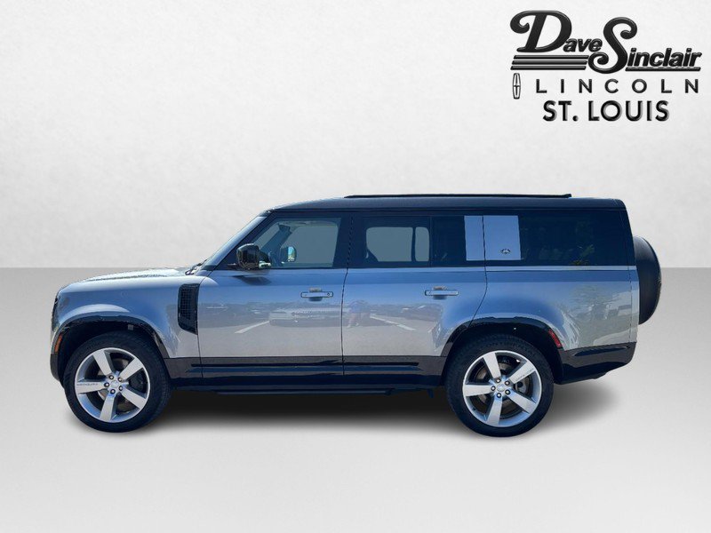 Used 2024 Land Rover Defender 130 X-Dynamic SE AWD/4WD image 7