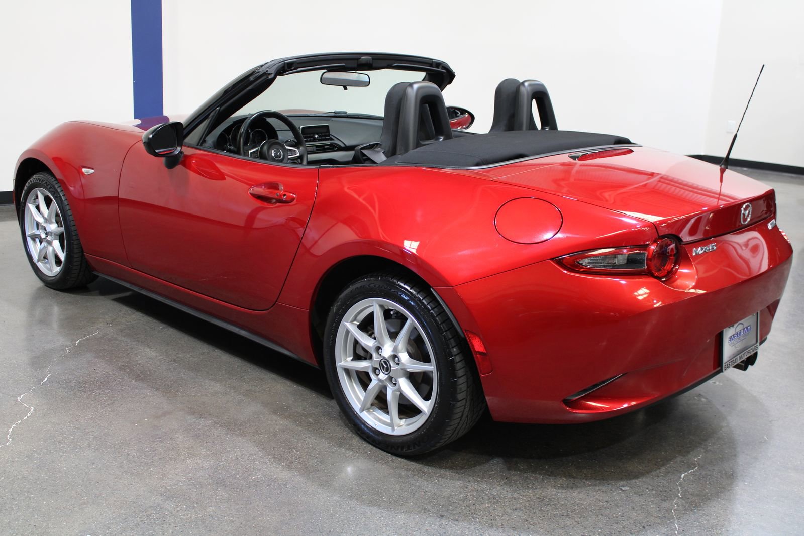 Used 2016 MAZDA MX-5 Miata Sport image 13