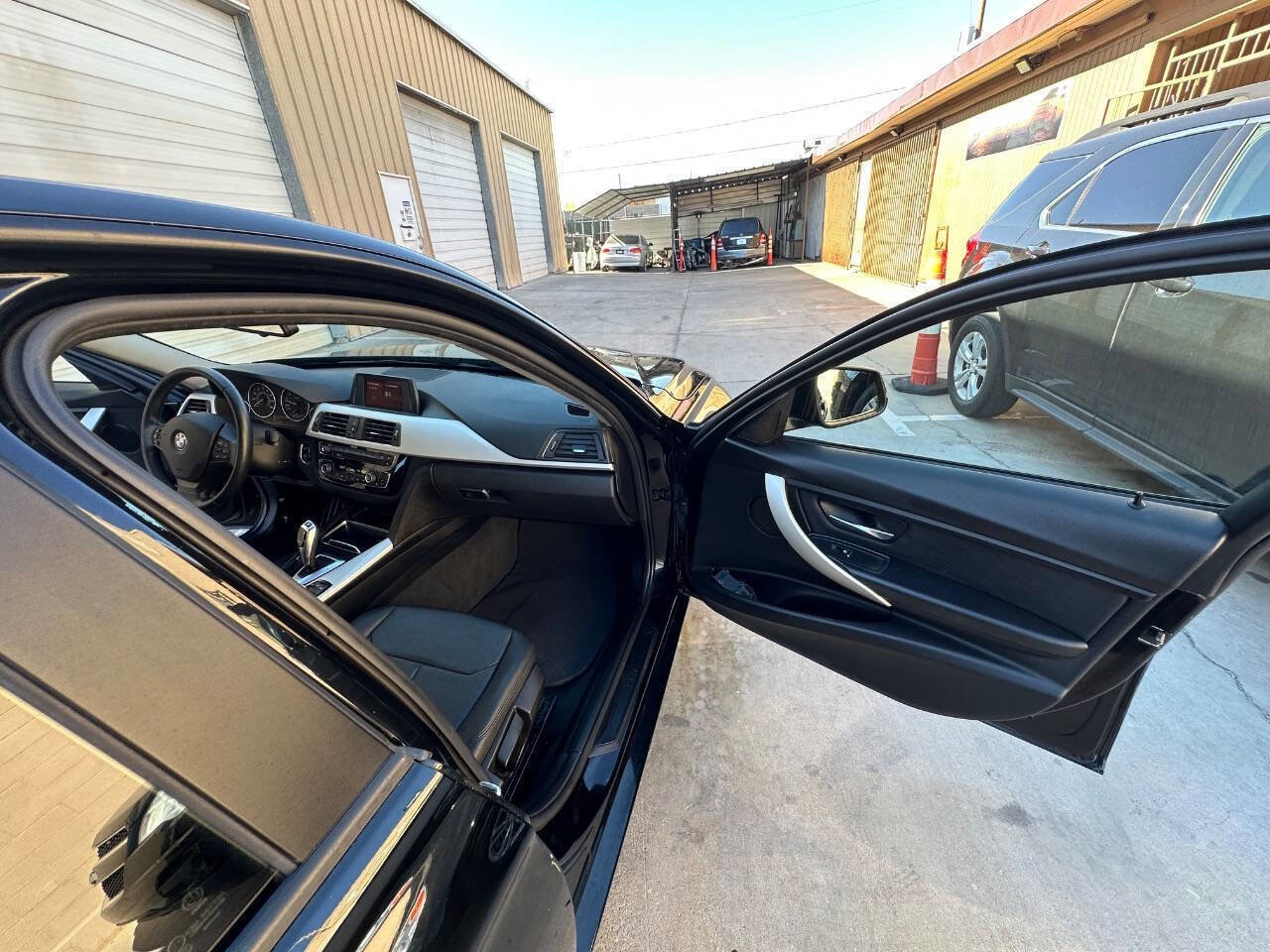 Used 2018 BMW 320i Sedan image 9