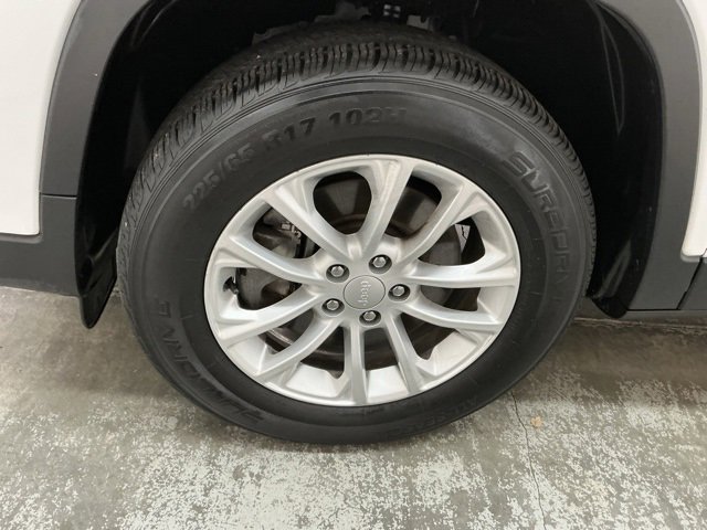 Used 2020 Jeep Cherokee Latitude image 10