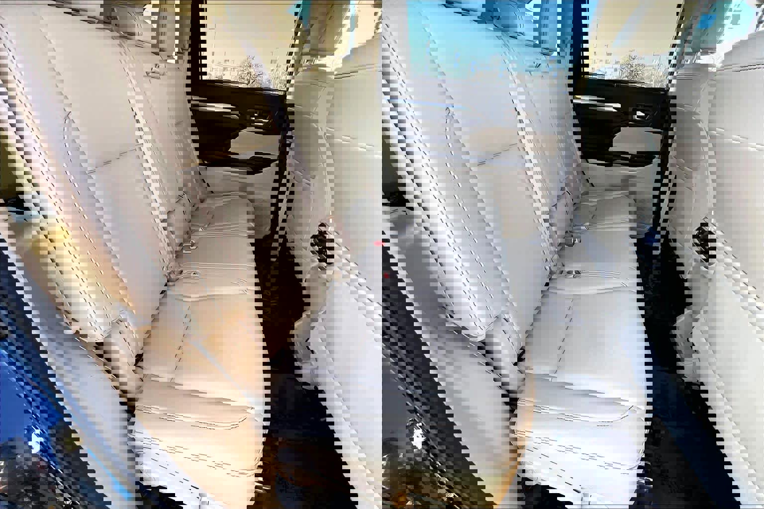 Used 2017 Toyota Highlander XLE image 19