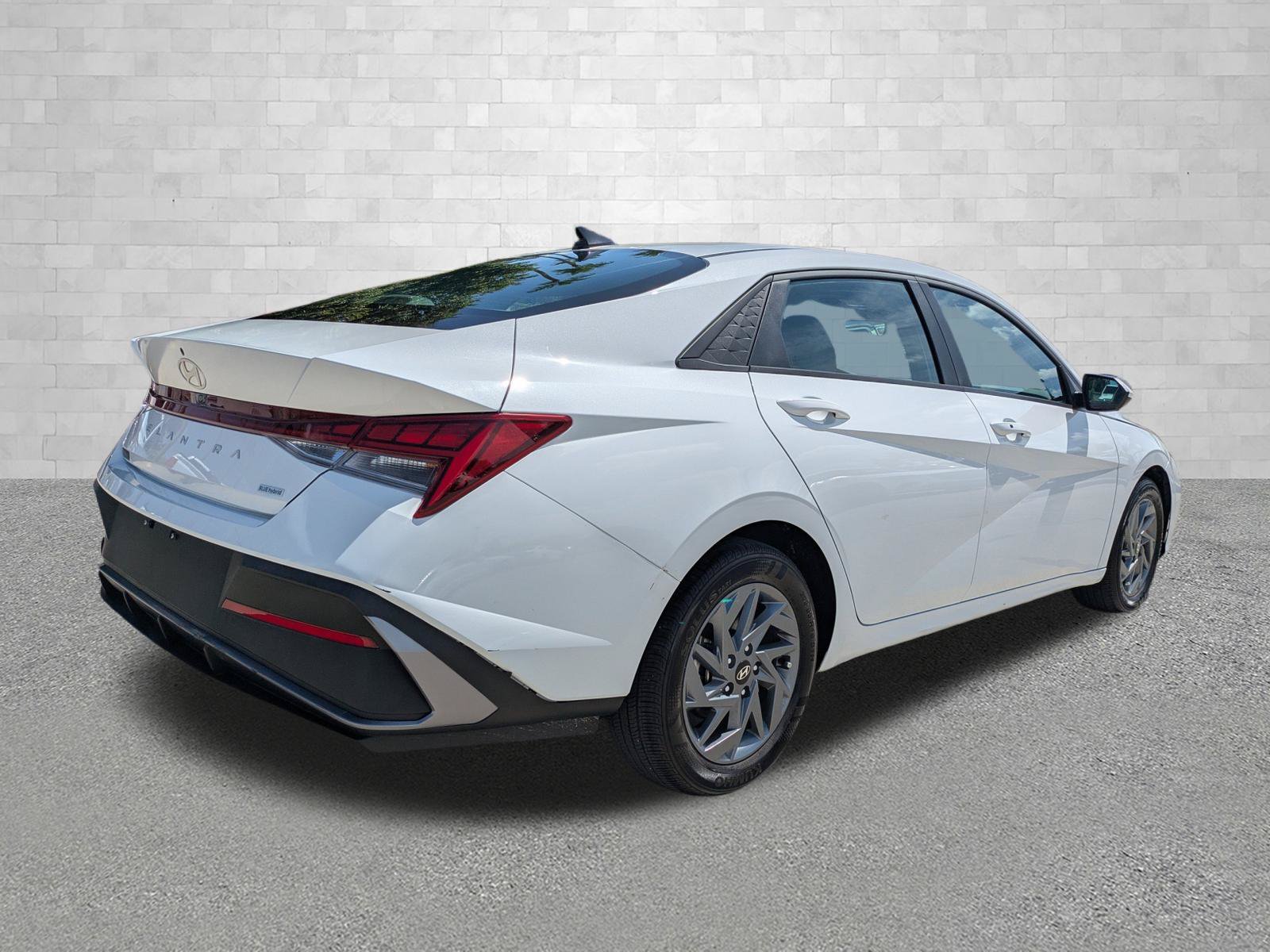 Certified 2024 Hyundai Elantra Blue FWD image 2