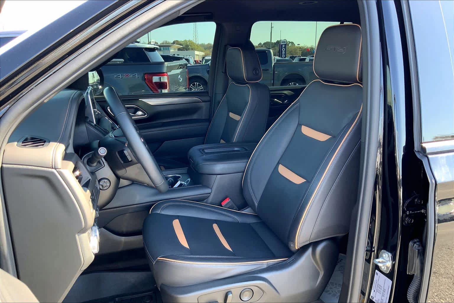 Used 2023 GMC Yukon XL AT4 w/ Max Trailering Package AWD/4WD image 8