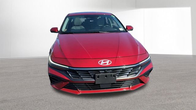 Used 2024 Hyundai Elantra Limited FWD image 3