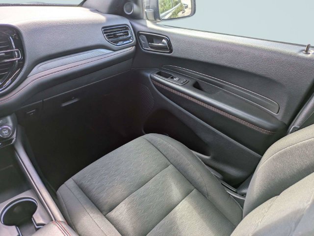 Used 2025 Dodge Durango GT RWD image 19