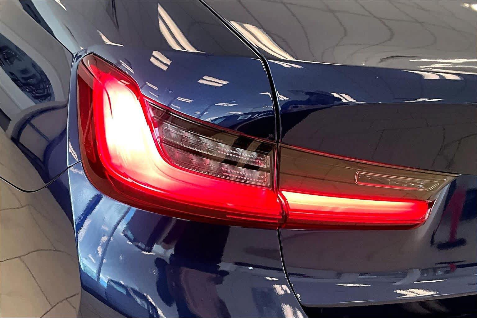 Used 2020 BMW 330i Sedan w/ Convenience Package RWD image 26