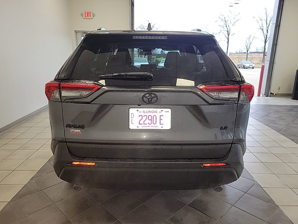 Used 2021 Toyota RAV4 LE image 6