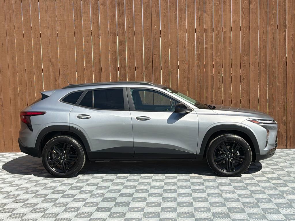 Used 2024 Chevrolet Trax ACTIV w/ Sunroof Package image 12