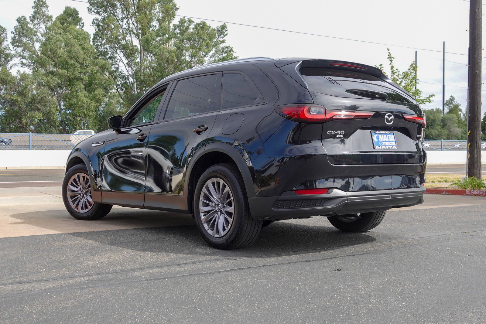 Used 2024 MAZDA CX-90 Plug-In Hybrid w/ Preferred image 7