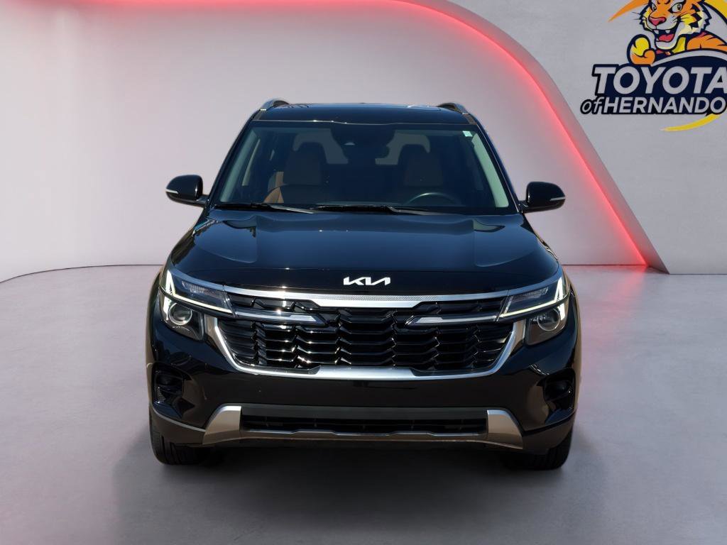 Used 2024 Kia Seltos EX image 2