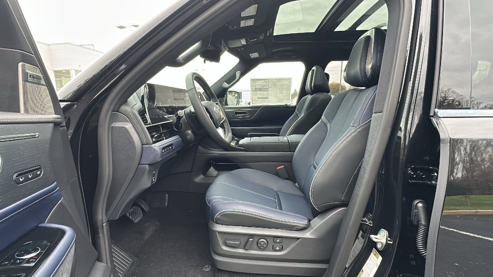 New 2026 INFINITI QX80 4WD image 7