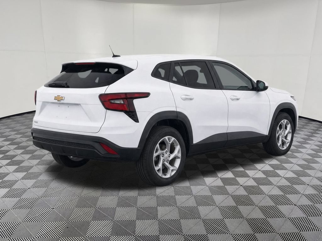 Certified 2024 Chevrolet Trax LS w/ LS Convenience Package FWD image 35
