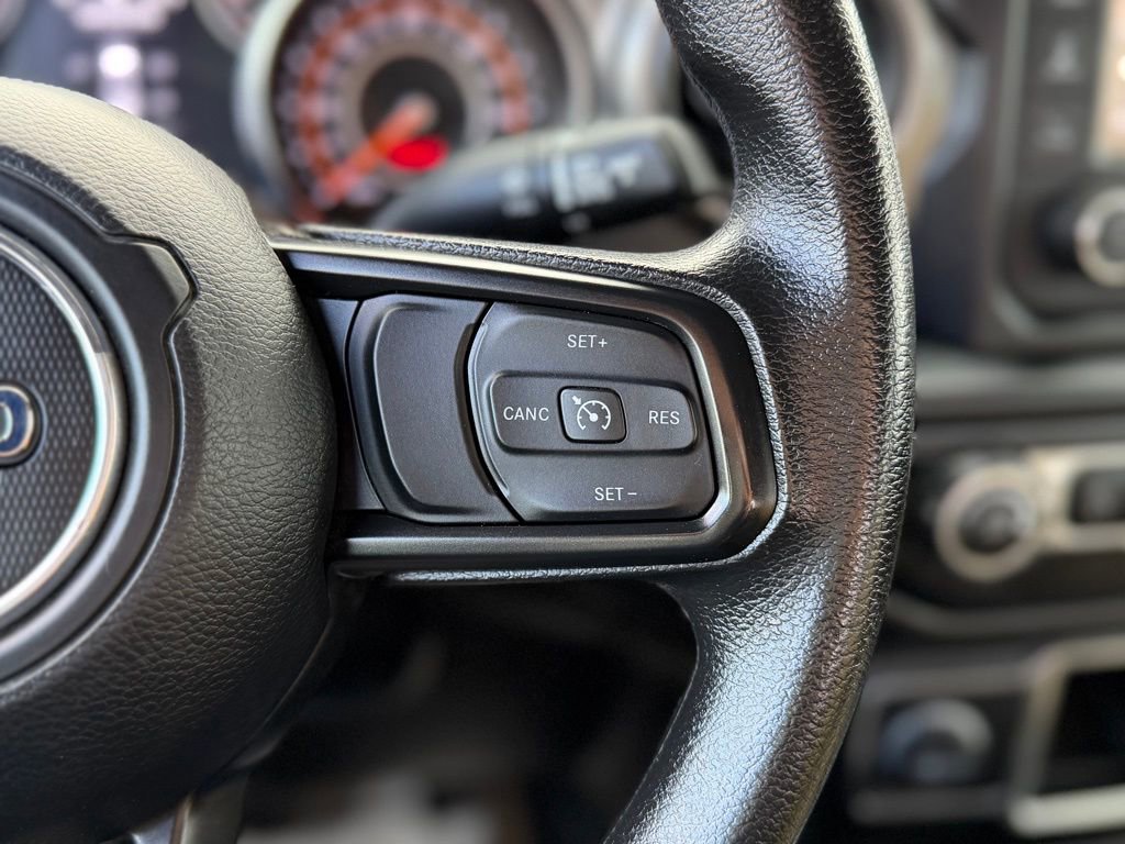 Used 2021 Jeep Gladiator Sport image 12