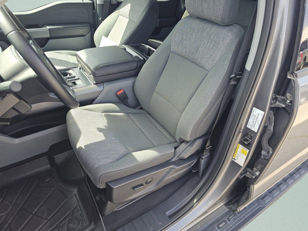 Used 2023 Ford F150 Lightning XLT image 6