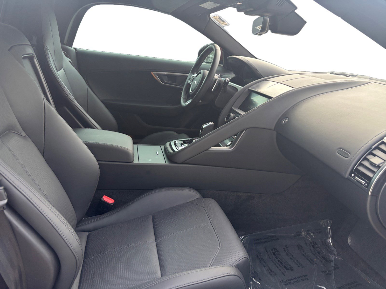 Used 2024 Jaguar F-TYPE R-Dynamic image 15