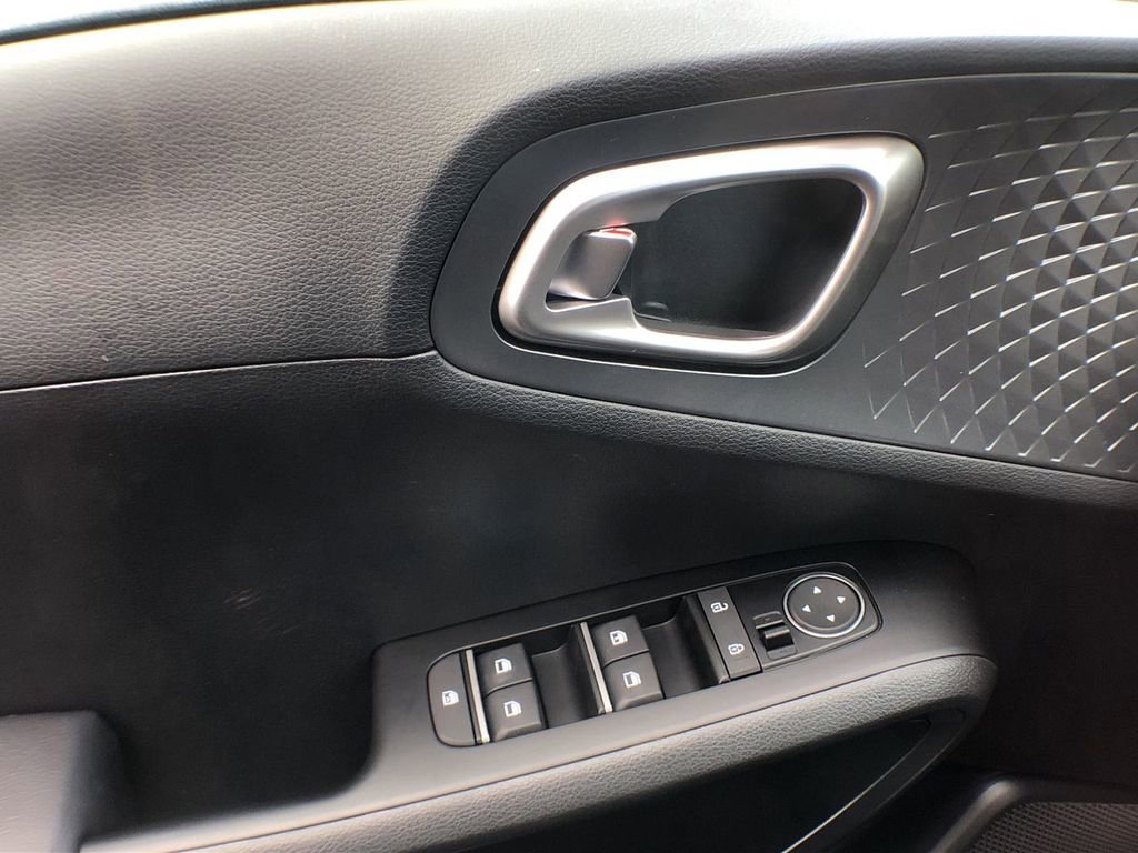 Used 2021 Kia Soul GT-Line FWD image 33