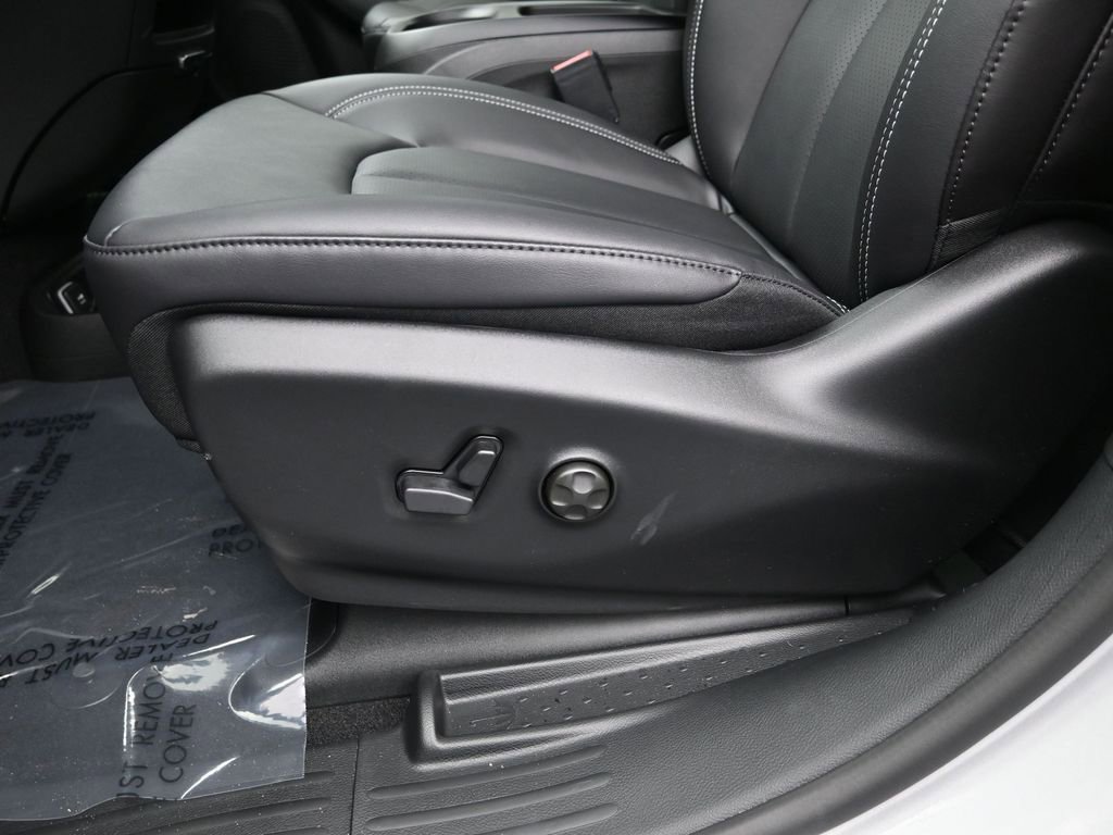 New 2026 Chrysler Pacifica Select image 12