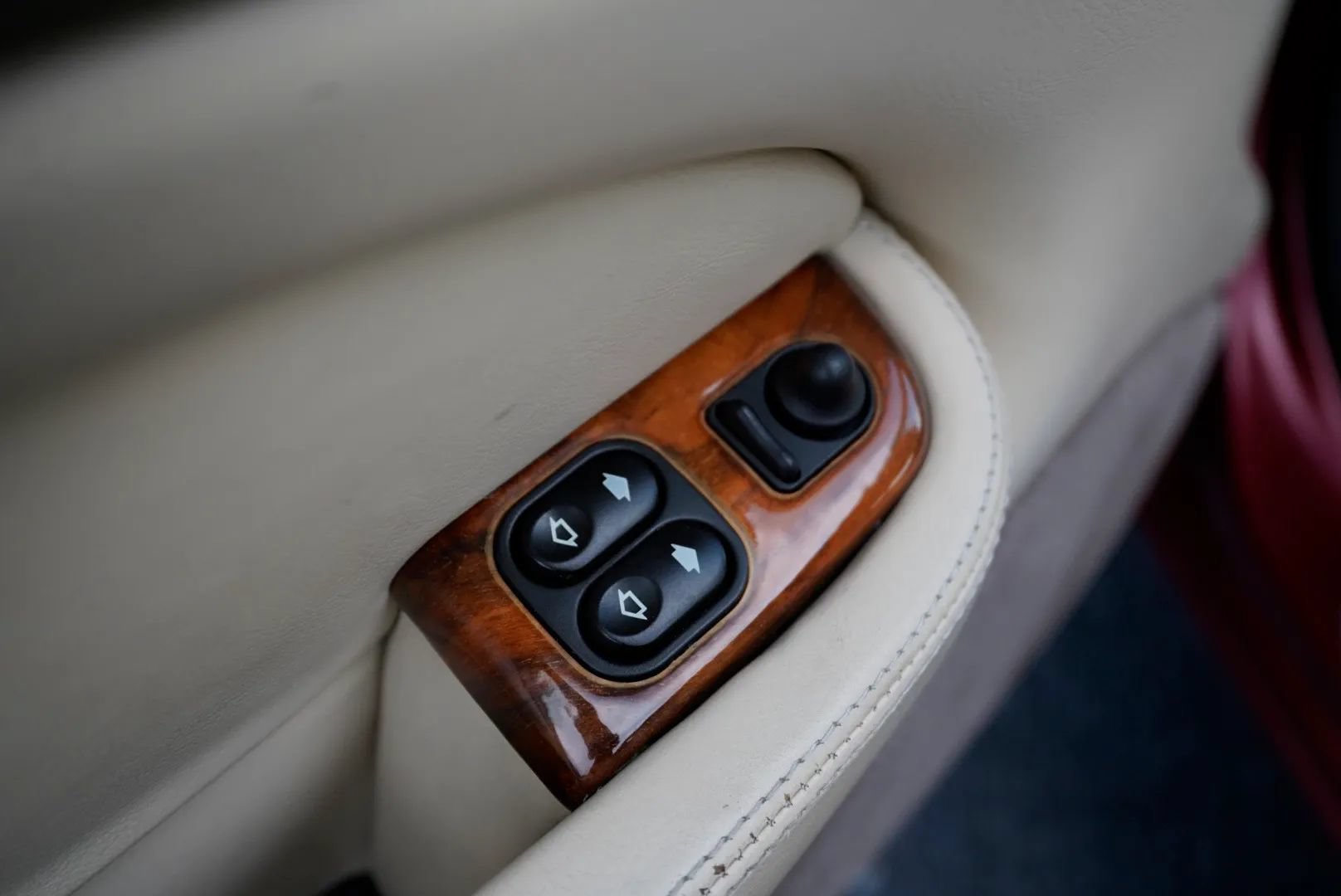 Used 1997 Jaguar XK8 Convertible RWD image 30
