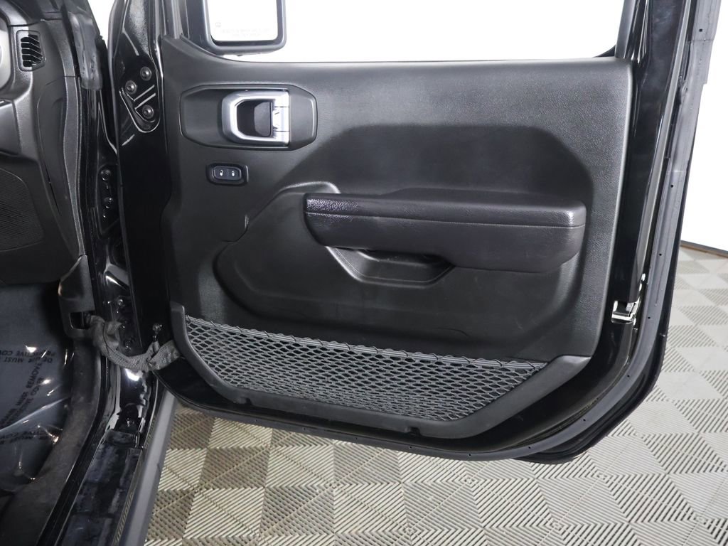 Used 2023 Jeep Wrangler Unlimited w/ Cold Weather Group image 18