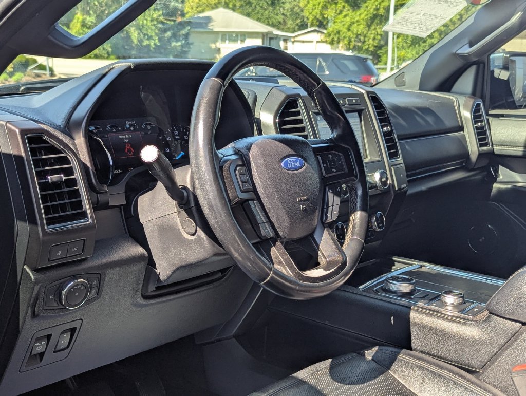 Used 2019 Ford Expedition Limited w/ Equipment Group 301A AWD/4WD image 9