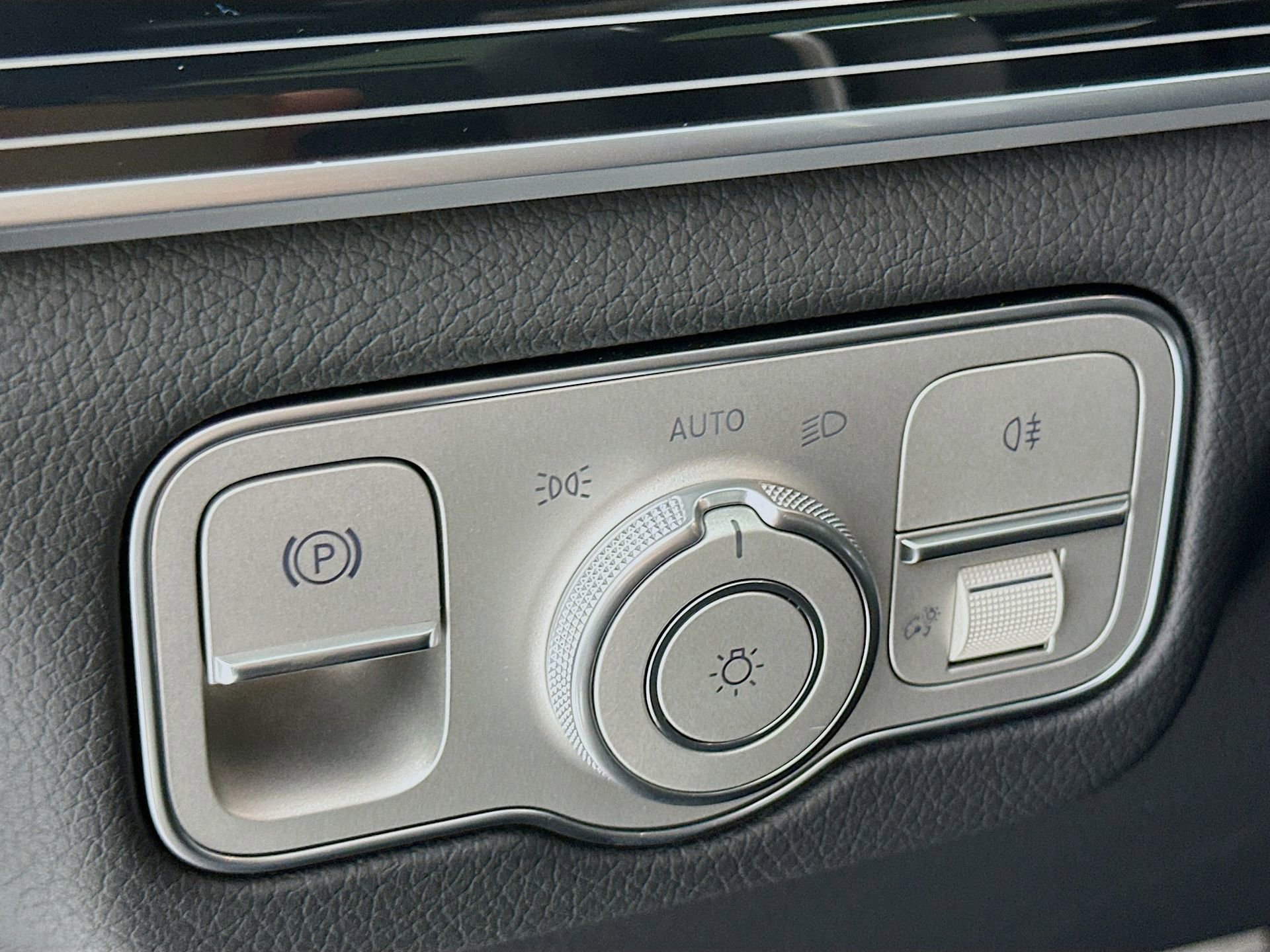 New 2026 Mercedes-Benz GLS 450 4MATIC image 11