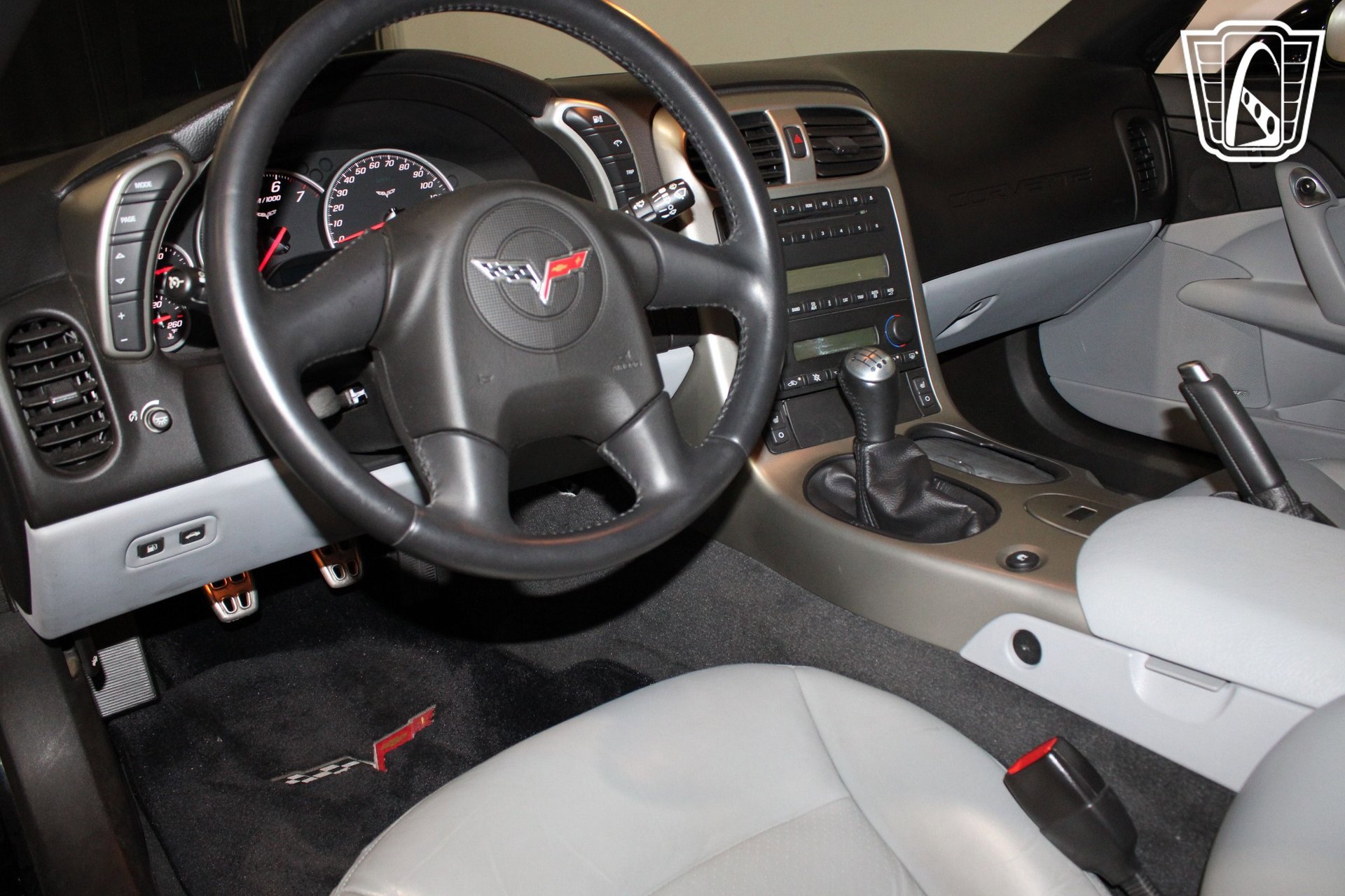 Used 2005 Chevrolet Corvette Coupe w/ Preferred Equipment Group RWD image 30