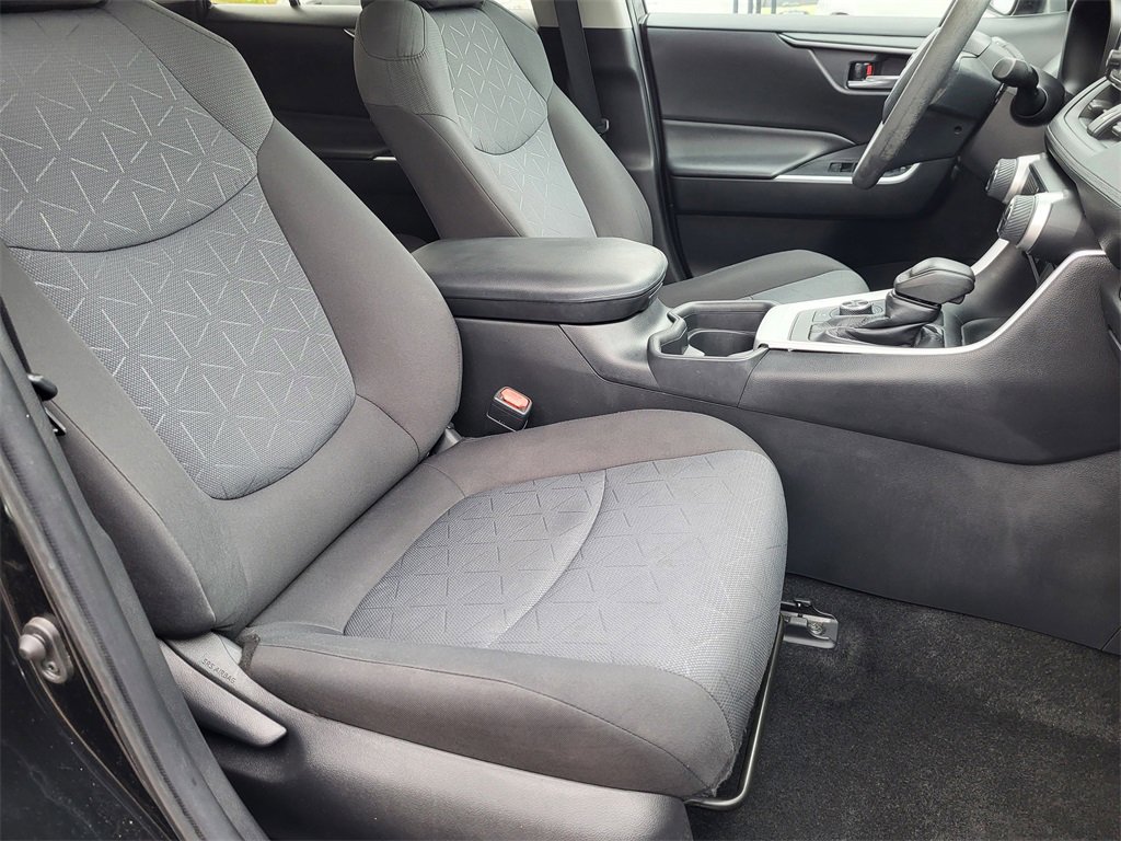 Used 2020 Toyota RAV4 XLE image 26