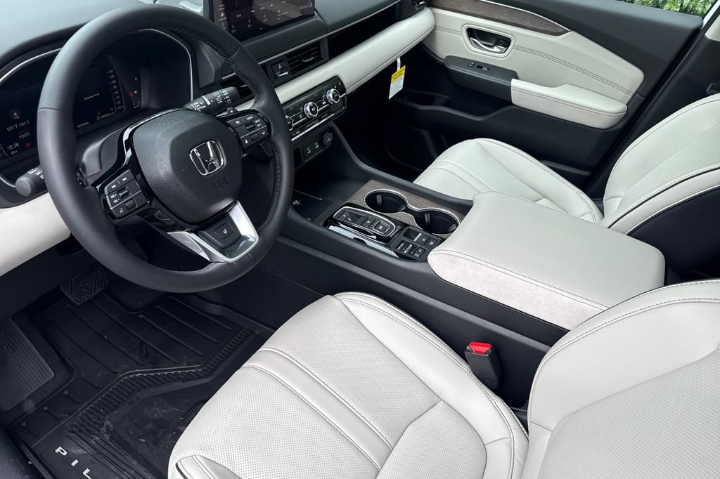 New 2026 Honda Pilot Elite image 3