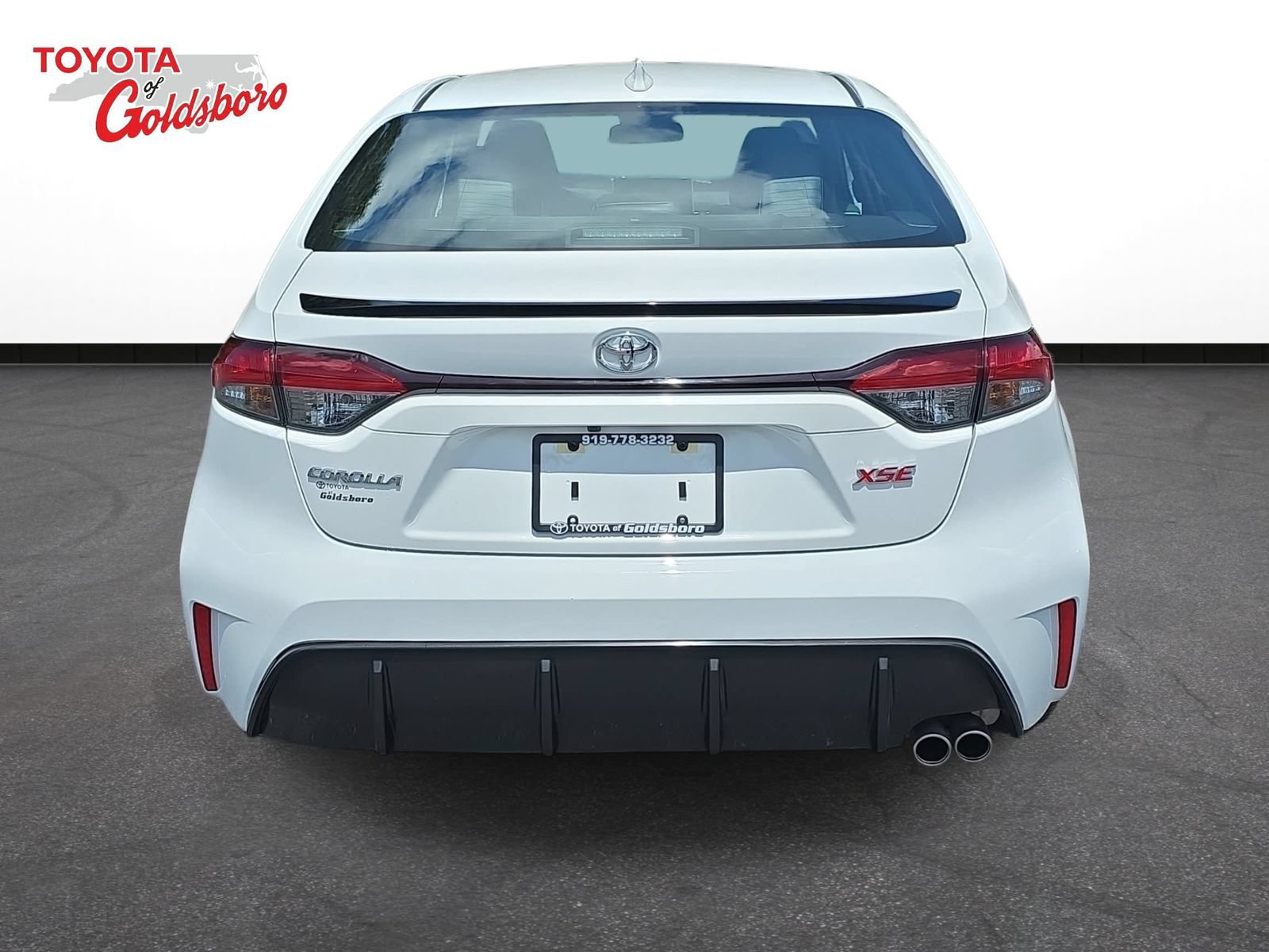 Used 2025 Toyota Corolla XSE FWD image 6