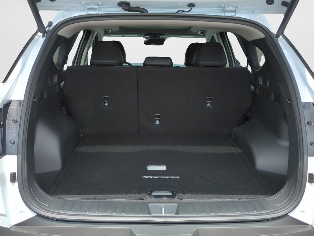 Certified 2025 Hyundai Tucson SEL AWD/4WD image 12