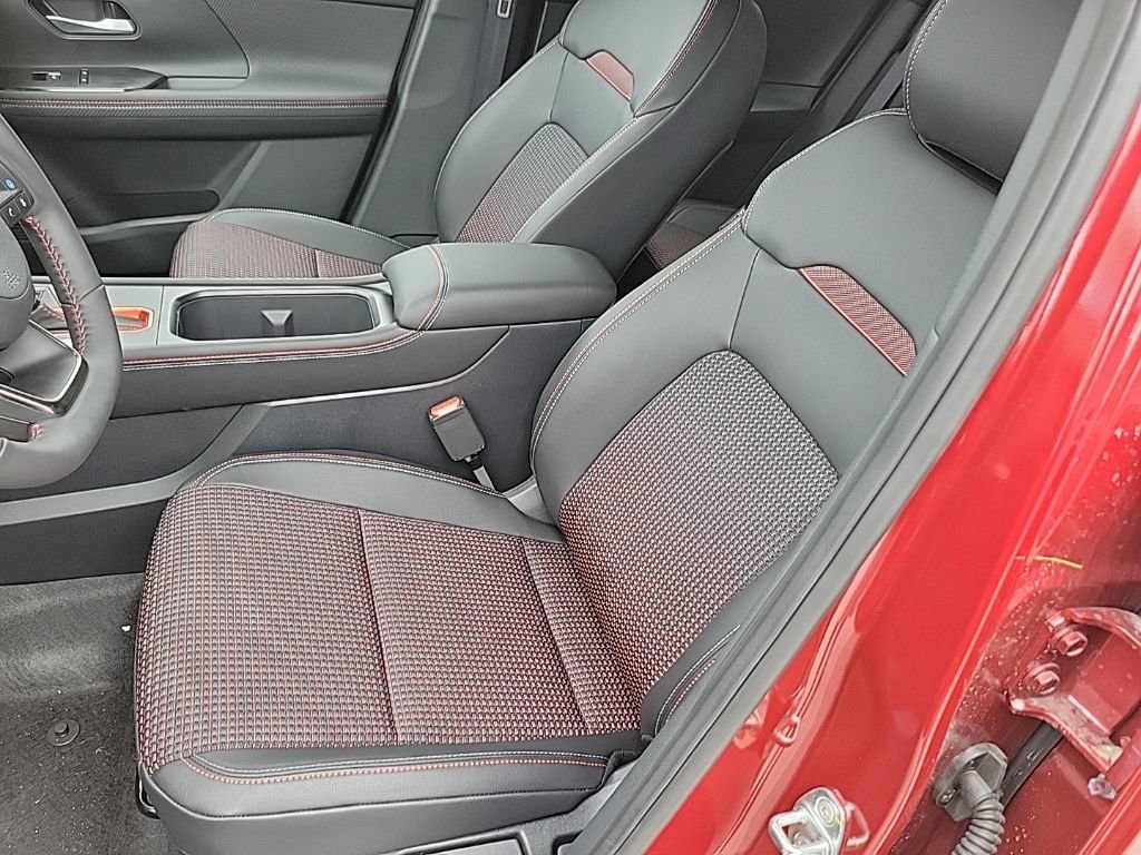 New 2026 Nissan Kicks SR w/ SR Premium Package image 18