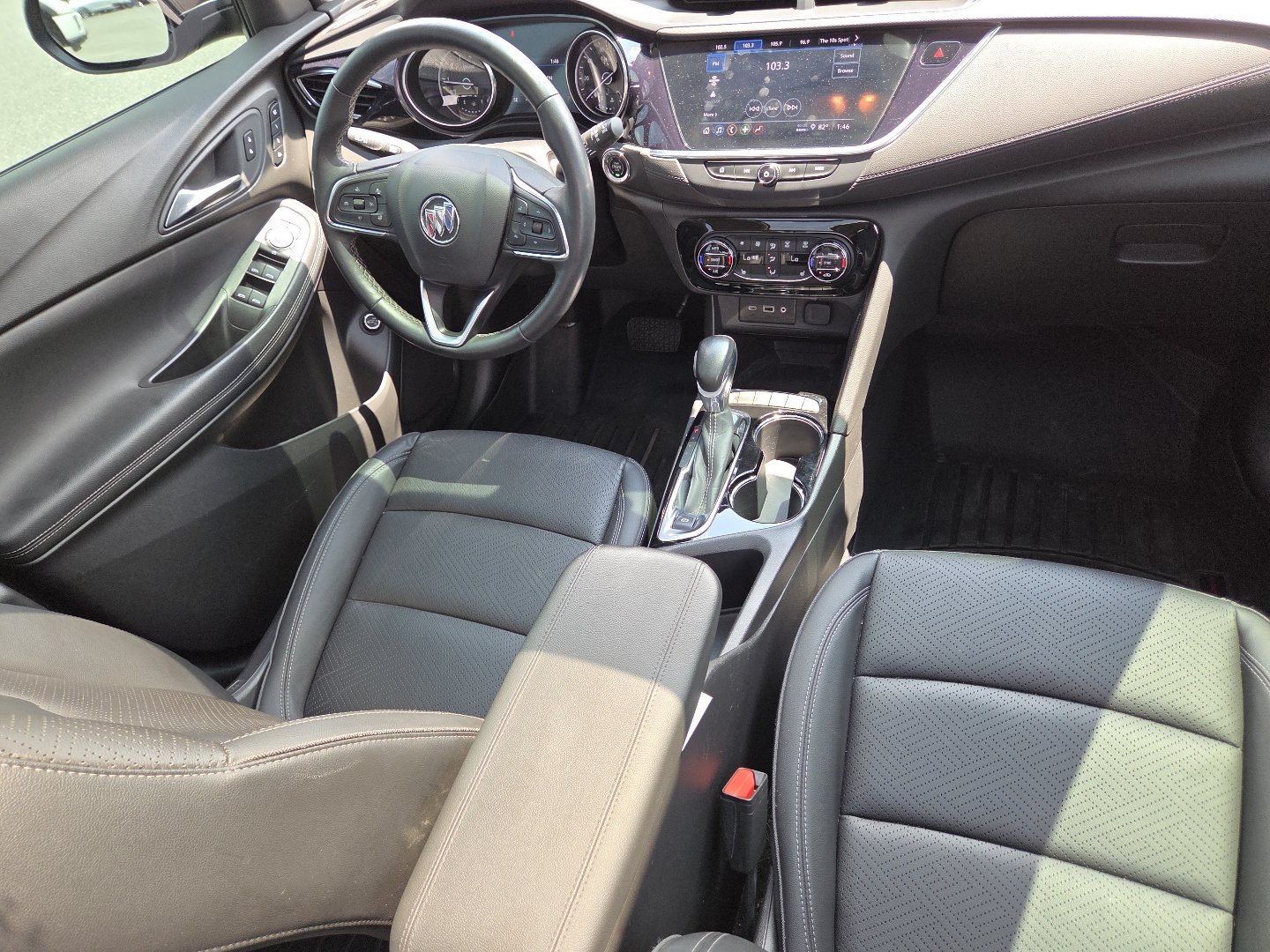 Used 2022 Buick Encore GX Essence w/ Experience Buick Package FWD image 24