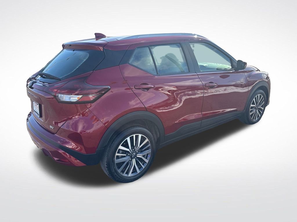 Used 2023 Nissan Kicks SV image 7