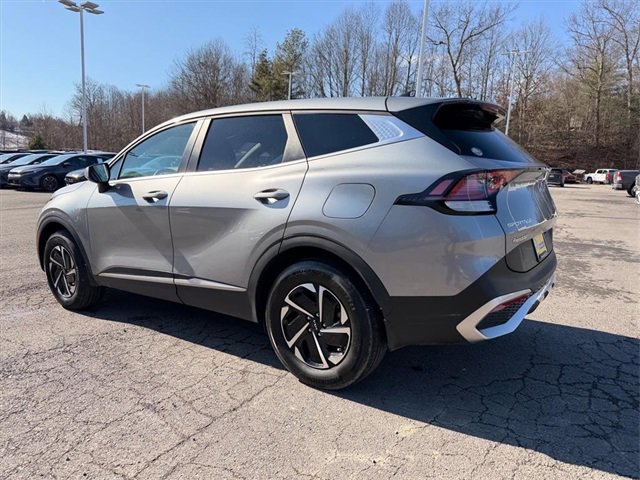 Used 2024 Kia Sportage LX image 4