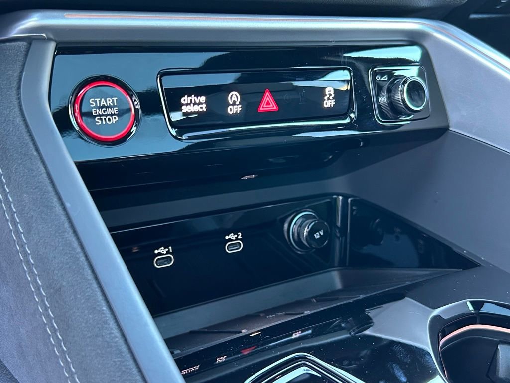 Used 2025 Audi SQ5 Premium Plus w/ Premium Plus Package image 16