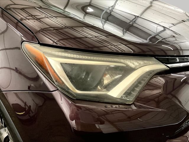 Used 2018 Toyota RAV4 XLE AWD/4WD image 27