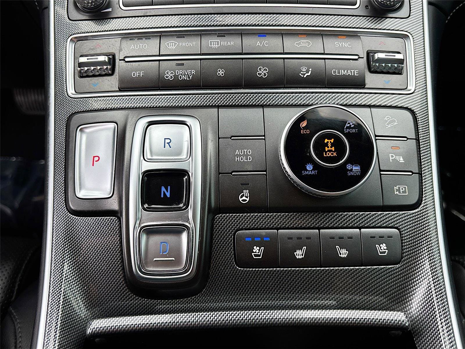 Used 2021 Hyundai Santa Fe Limited AWD/4WD image 16