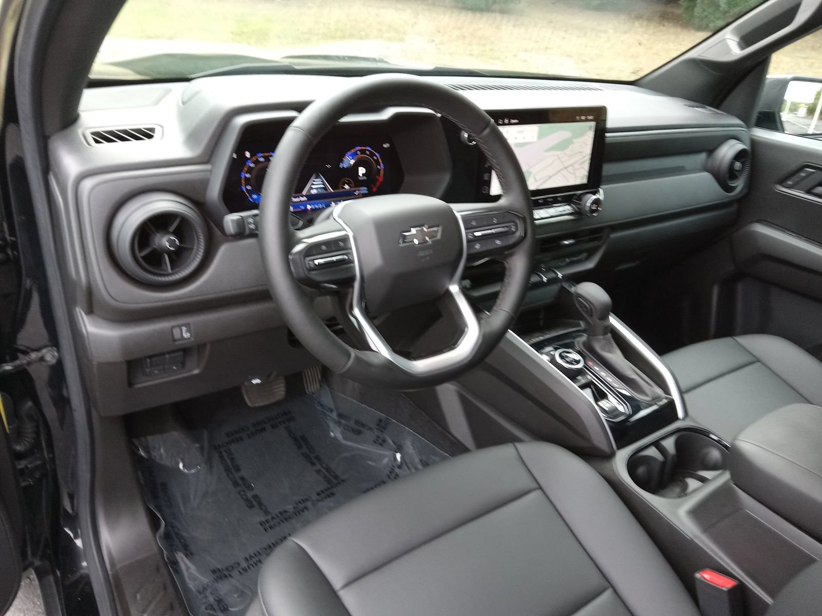 Used 2025 Chevrolet Colorado Trail Boss AWD/4WD image 13