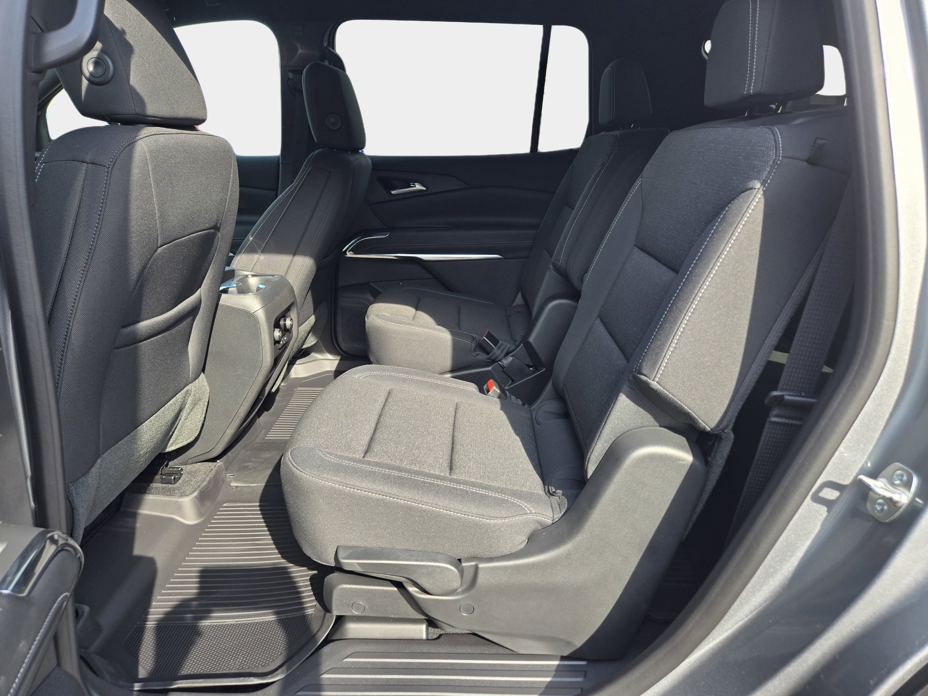New 2025 Chevrolet Traverse LT w/ Midnight/Sport Edition image 4