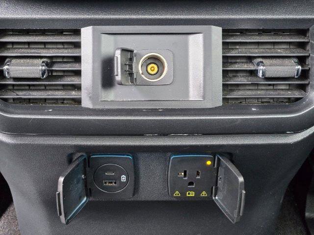 Certified 2022 Ford F150 XLT w/ Equipment Group 302A High image 18