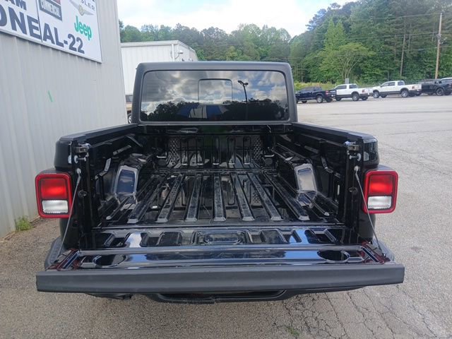 Used 2023 Jeep Gladiator Sport AWD/4WD image 6